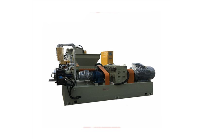 熔噴布擠出機(jī):現(xiàn)代醫(yī)療防護(hù)的幕后英雄